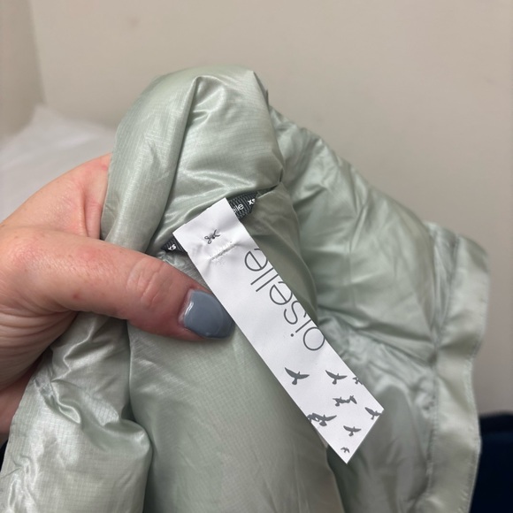 Oiselle Puff Queen Jacket - Picture 10 of 11